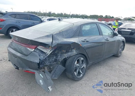 2023 Hyundai Elantra Sel z USA, uszkodzony, nr VIN 5NPLS4AG6PH112289